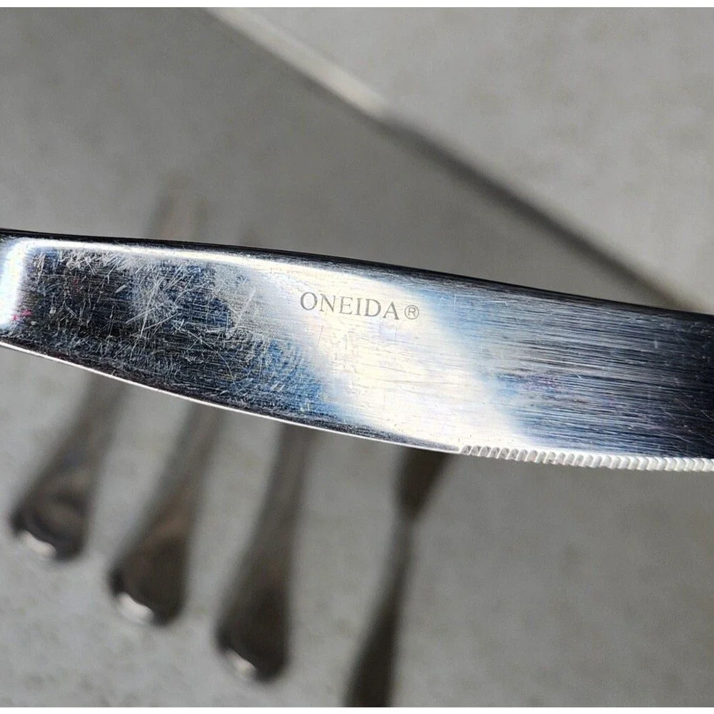 Oneida FLIGHT Glossy Set of 5 Dinner & Butter Knives Stainless Flatware